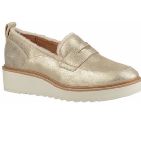 UGG Atwater Metallic Wedge Loafer - Picture 8 of 8